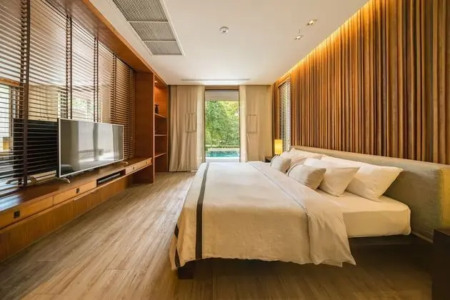 1-Bedroom Suite with Private Pool