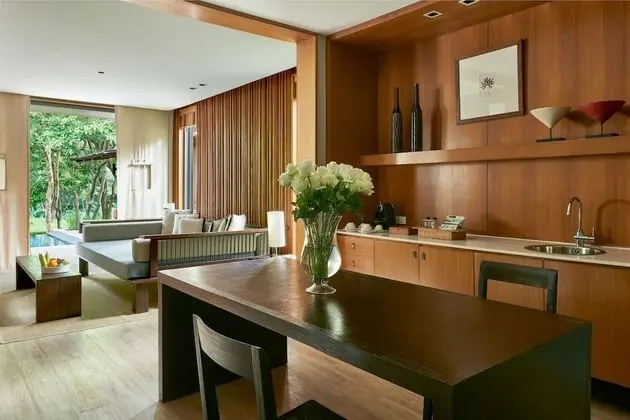 1-Bedroom Suite with Private Pool