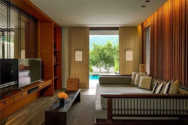 1-Bedroom Suite with Private Pool
