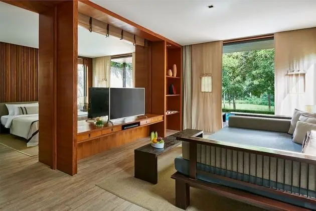 1-Bedroom Suite with Private Pool