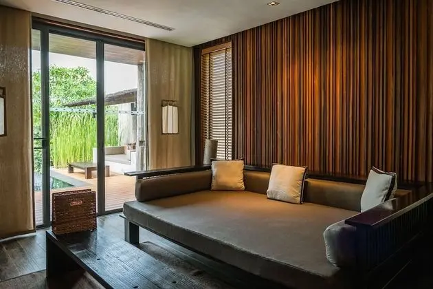 1-Bedroom Suite with Private Pool