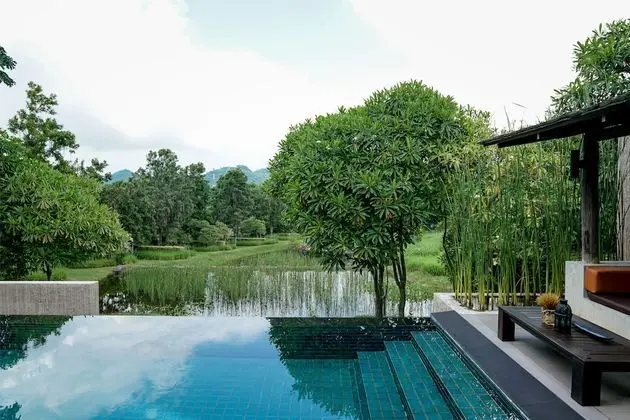 1-Bedroom Suite with Private Pool
