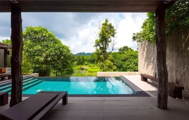 1-Bedroom Suite with Private Pool