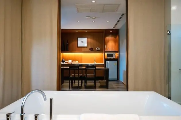 1-Bedroom Suite with Private Pool