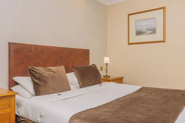 Basic Tek Büyük Yataklı Oda