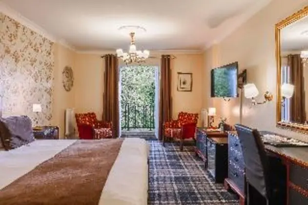 JUNIOR SUITE