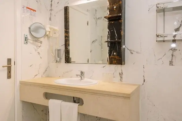 Deluxe Room, Terrace Sea or Pool View ( 2 Pax)