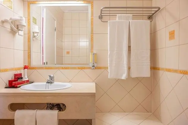 Deluxe Room, Terrace Sea or Pool View ( 2 Pax)