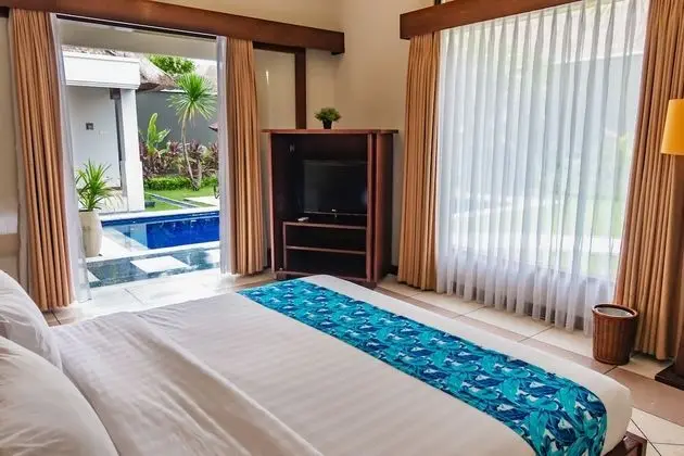 Villa, 4 Yatak Odası, Kişiye Özel Havuzlu