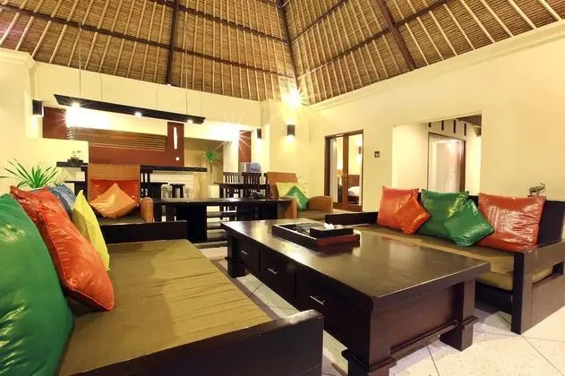 Villa, 4 Yatak Odası, Kişiye Özel Havuzlu