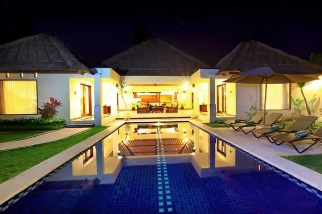 Villa, 4 Yatak Odası, Kişiye Özel Havuzlu