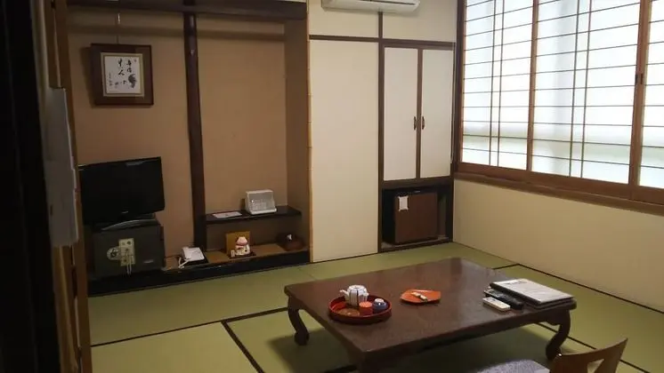 Traditional Oda, Sigara İçilmez, Ortak Banyo (Single use, Standard Japanese Style)