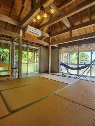 Ev (Private Vacation)