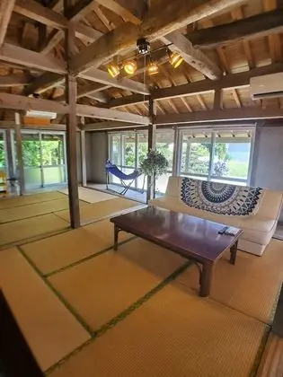 Ev (Private Vacation)