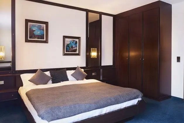 Tek Büyük Yataklı Oda, Balkon