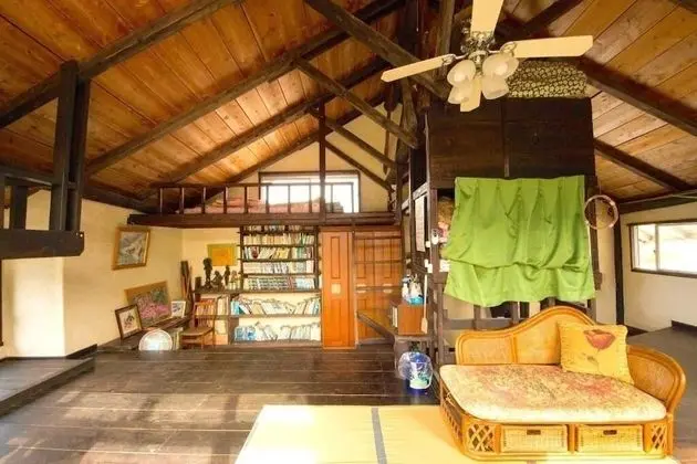 Kır Evi (2F)