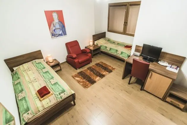 Tek Büyük Yataklı Oda, 2 Tek Kişilik Yatak