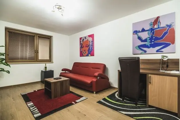 Tek Büyük Yataklı Oda, 2 Tek Kişilik Yatak