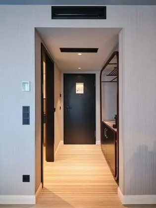 M Single Room