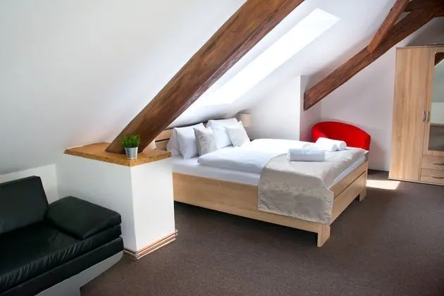 Family Tek Büyük Yataklı Oda