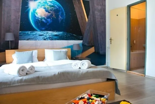 Family Tek Büyük Yataklı Oda