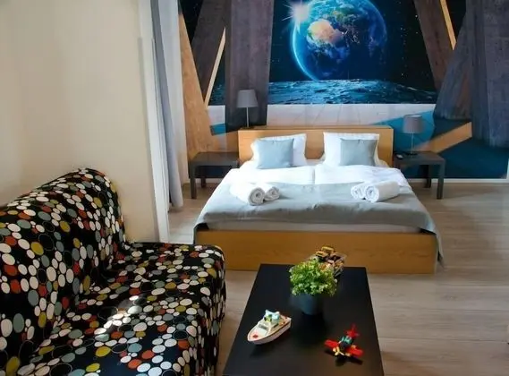 Family Tek Büyük Yataklı Oda