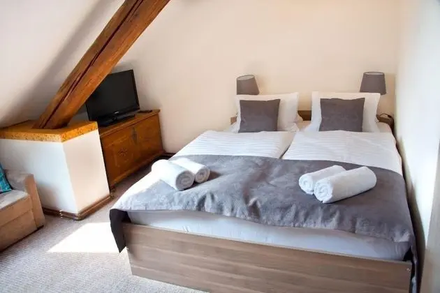 Family Tek Büyük Yataklı Oda