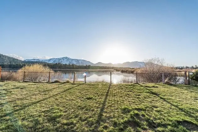 Ev, Birden Çok Yatak (MV1: Mount Tallac Estate 010630)
