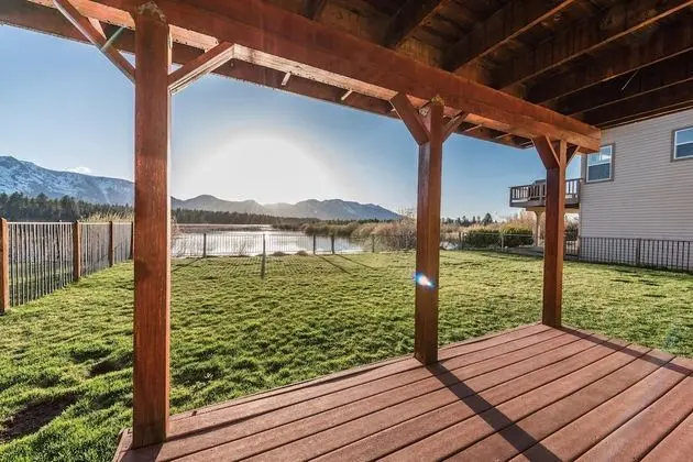 Ev, Birden Çok Yatak (MV1: Mount Tallac Estate 010630)