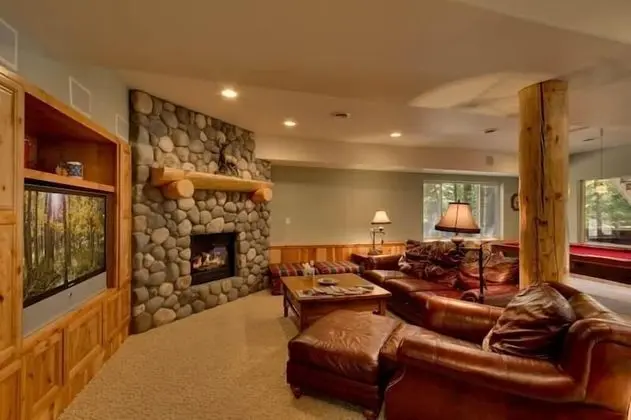 Ev, Birden Çok Yatak (MV16 : Bear Lair Estate With Hot Tub)