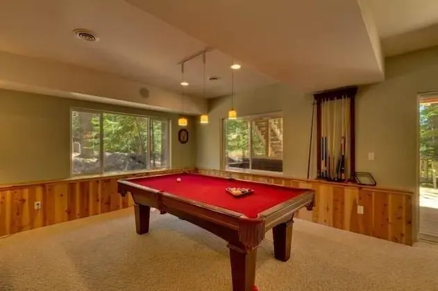Ev, Birden Çok Yatak (MV16 : Bear Lair Estate With Hot Tub)