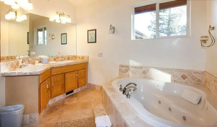 Ev, Birden Çok Yatak (MV25: Waterfront Tahoe Keys Home -30 )