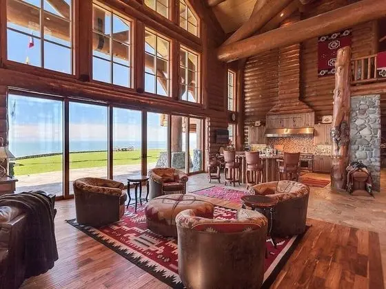 Ev, Birden Çok Yatak (MV28: Gold Beach Oceanfront Estate)