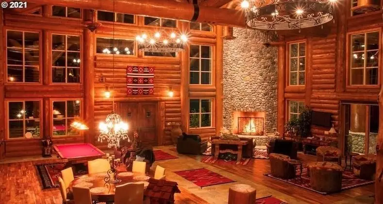 Ev, Birden Çok Yatak (MV28: Gold Beach Oceanfront Estate)