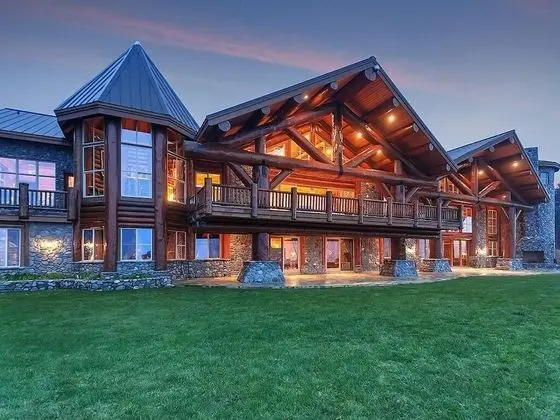 Ev, Birden Çok Yatak (MV28: Gold Beach Oceanfront Estate)