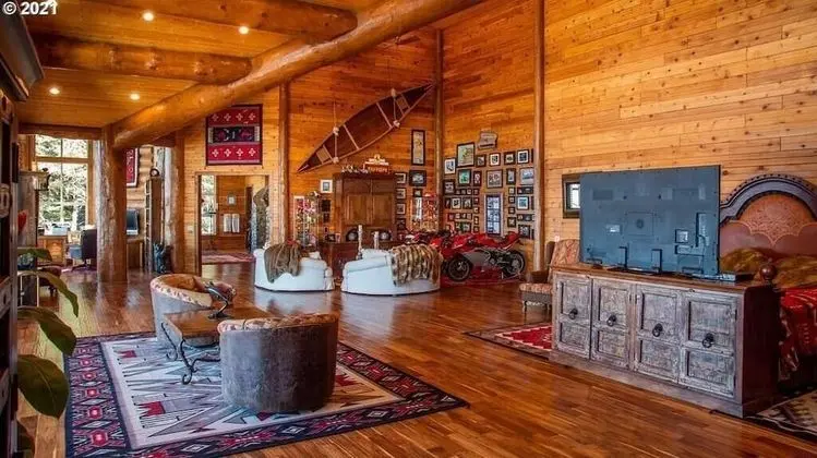 Ev, Birden Çok Yatak (MV28: Gold Beach Oceanfront Estate)