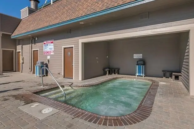 Daire, Birden Çok Yatak, Göl Manzaralı (MV32: Lakeland Village Luxury Condo W)