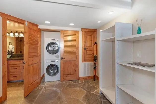 Daire, Birden Çok Yatak, Göl Manzaralı (MV32: Lakeland Village Luxury Condo W)