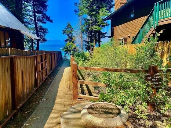 Ev, Birden Çok Yatak (MV49: Historical Miners Lake Tahoe La)