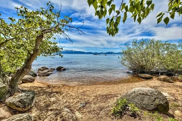 Ev, Birden Çok Yatak (MV49: Historical Miners Lake Tahoe La)