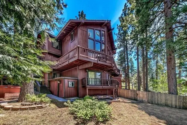 Ev, Birden Çok Yatak (MV49: Historical Miners Lake Tahoe La)