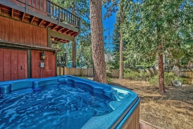Ev, Birden Çok Yatak (MV49: Historical Miners Lake Tahoe La)