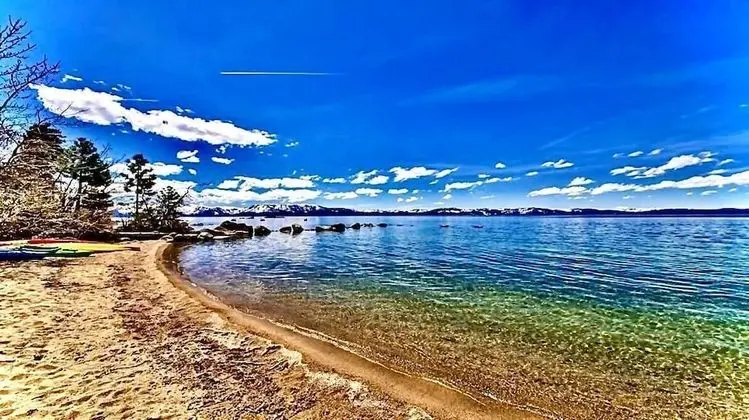 Ev, Birden Çok Yatak (MV49: Historical Miners Lake Tahoe La)