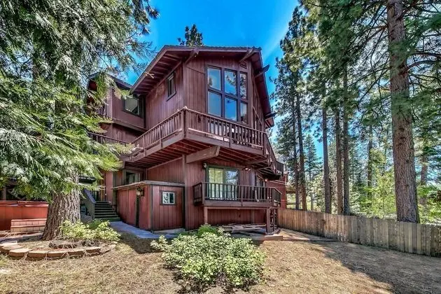 Ev, Birden Çok Yatak (MV49: Historical Miners Lake Tahoe La)