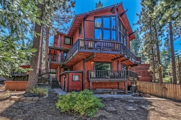 Ev, Birden Çok Yatak (MV49: Historical Miners Lake Tahoe La)