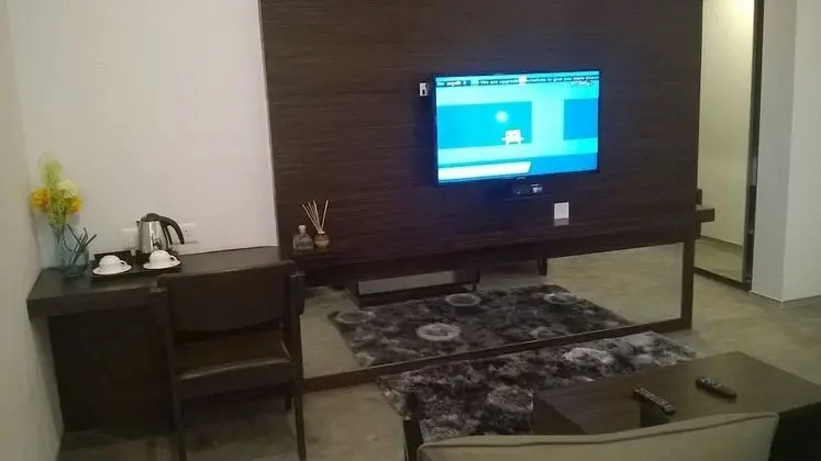 Club Tek Büyük Yataklı Oda