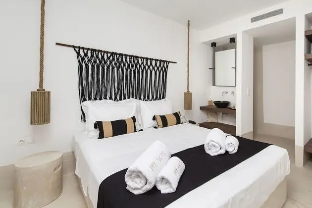 2BD Villa, Sea view and Shared Pool