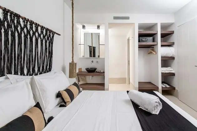 2BD Villa, Sea view and Shared Pool