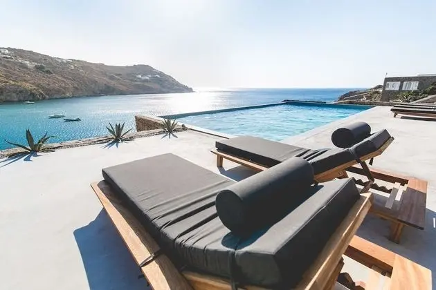 2BD Villa, Sea view and Shared Pool
