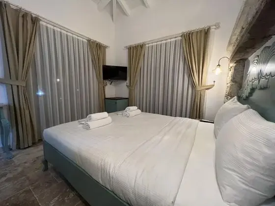 Superior Oda, Havuz Manzaralı, Balkonlu
